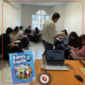 کلاس زبان انگلیسی کودکان Family and Friends 1