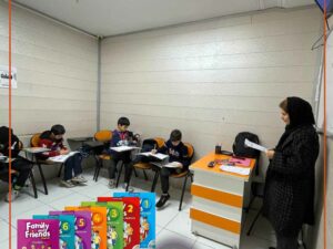 کلاس زبان انگلیسی کودکان Family and Friends 1 سطح D